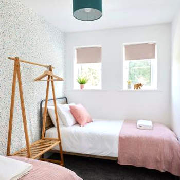 Links to M62 - 3 bedroom property