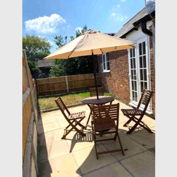 Lovely spacious 1 bedroom apartment