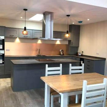 Delightful detached Cottage in Village Centre