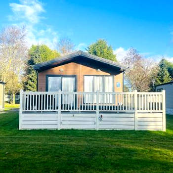 Bushmills Lodge with Hot Tub