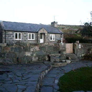Hendre Fechan Cottage, Nr Barmouth, Pets welcome, beautiful views.