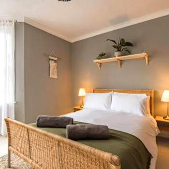 Heritage Cottage - Charming and stylish home with lovely garden