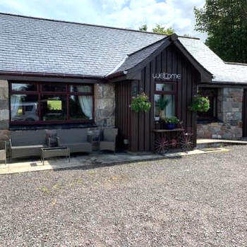 Snowberry Cottages No1