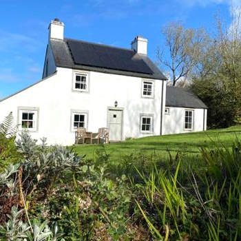 Cynefin, a delightful cottage in Newport, Pembs.