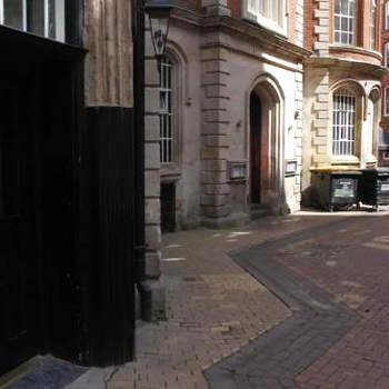 Lovely 1-Bed Mezzaine Apartment in Nottingham