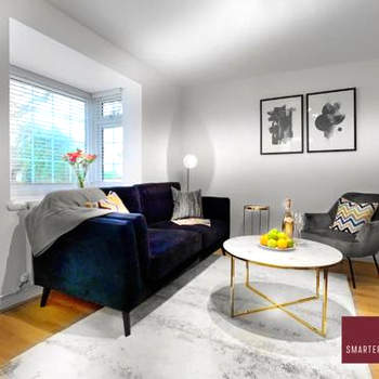 Wokingham - 2 Bed Modern House - Parking