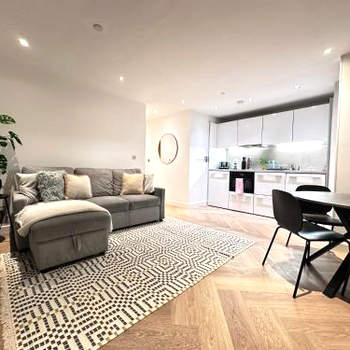 Marsh House - 2 bedroom apartment in the Heart of the City