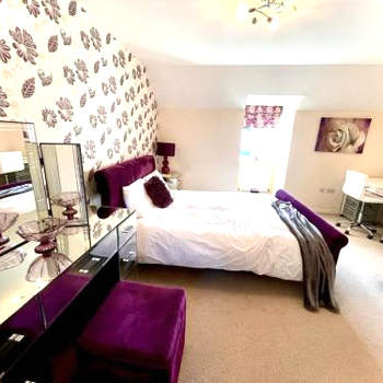 Lakeside Stylish 3 Bedroom House