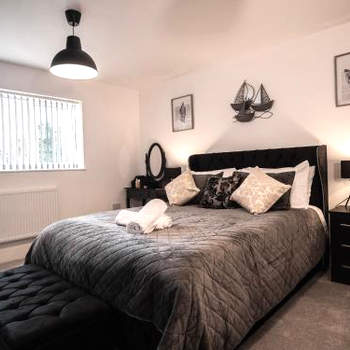 SAV 5 Bed Luxury House Leicestershire