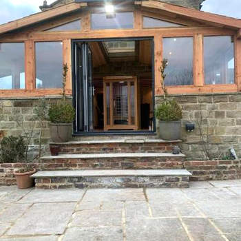 Meagill farmhouse hot tub bbq hut sauna