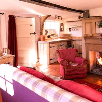 Farm Cottage a cute C17th cottage a walk across the fields to a great pub
