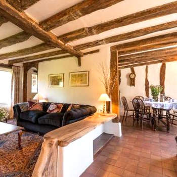 Water Cottage, a perfect ancient House in Suffolks prettiest tiny village