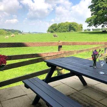 New Station Cottage, country views, great location
