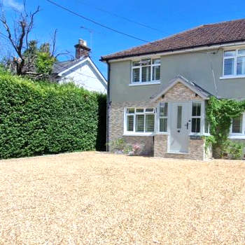 NewForest-Spacious-4BDHolidayHome-Garden-Parking