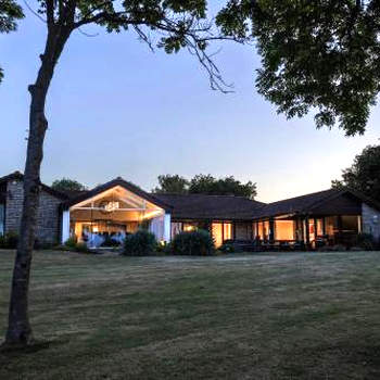 Kingsley Lake View & Paddocks - A group retreat with hot tub, sports bars & spectacular lake views in the Mendip Hills AONB
