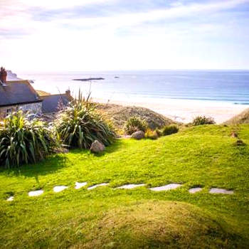 Cat's Cradle, Cottage In Beautiful and Peaceful Location, Near Beach