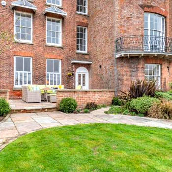 Bank House Apartment