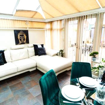 Turves Place, 3 Bedroom property/near MCR Airport