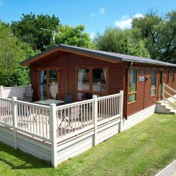 Tulip Lodge with Hot Tub