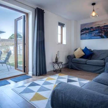 Johnnys Cove - 2 Bedroom Holiday Home - New Hedges