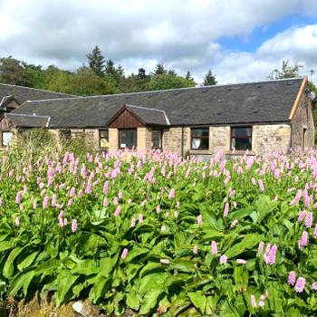 Charming Parlour Cottage at Tinto Retreats near Biggar