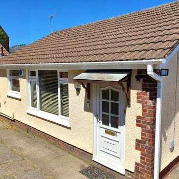 Captivating 2 bedroom bungalow in mumbles