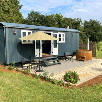 'The Barrington' - Westwell Downs Shepherd Huts