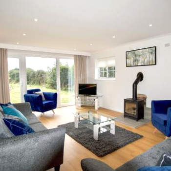 Spacious 5 bed in the countryside, close to Frinton-On-Sea