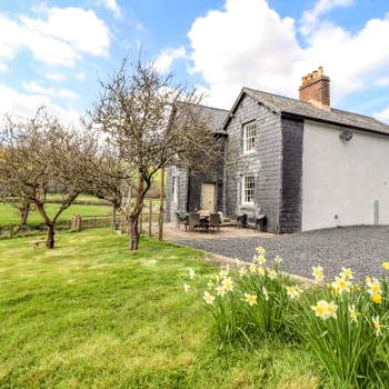 Glan Yr Afon