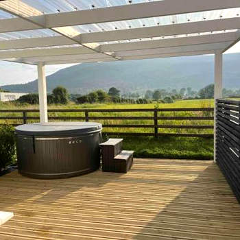 Castle View Chalet by Clonlum Cottages