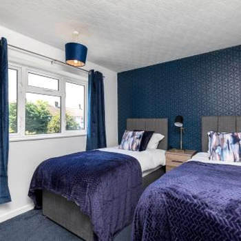 Findon House- 3BR 10mins close to Airport