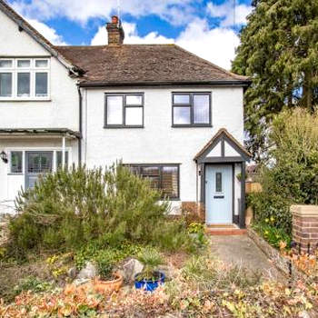 Stunning character 2bed Cottage in St Albans Wifi