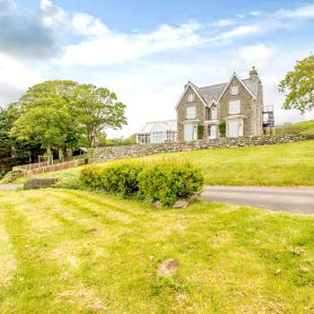 Ael Y Bryn Country House