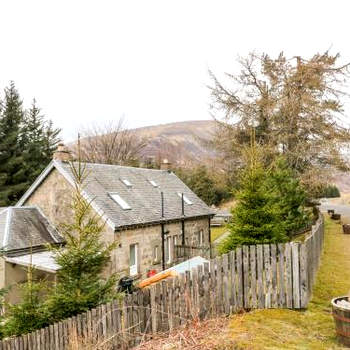 1 Station Cottages