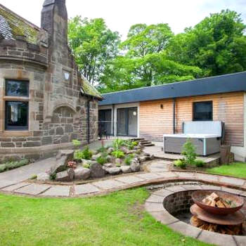 Stylish Loch Lomond lodge in stunning surroundings