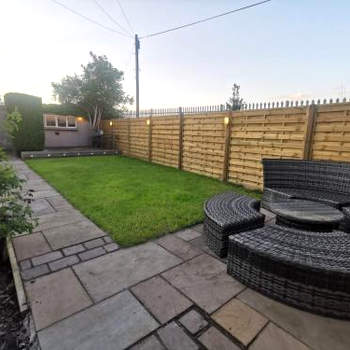 Welcoming 2 bedroom home with large outdoor space