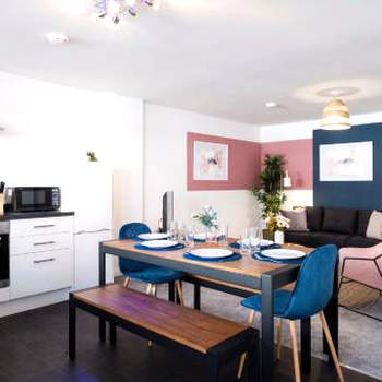 Glevum Lodge - 2 Bedroom Town Centre Apartment
