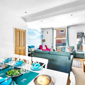 The Terrace - Light, bright characterful coastal home with parking near beaches