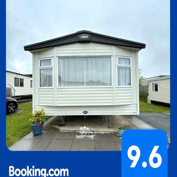 Delightful 2 bedroom Caravan, Pencnwc, New Quay
