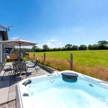 Periwinkle Lodge, 3 Roadford Lake Lodges