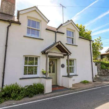 Bryniau Bychain Cottage