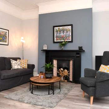 Harrogate Self Catering -King's View - Overlooking Harrogate Convention Centre -Private Parking