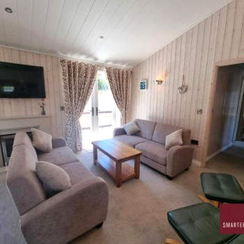 Milford on Sea - 4 Bedroom Lodge in Shorefield Country Park