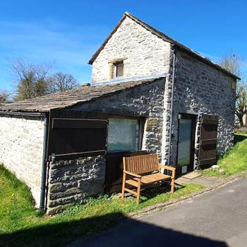 Sandy's Barn, Foolow, Dogs Welcome