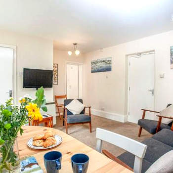 Apartment Three - Uk39836