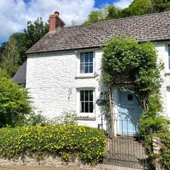 Maesteg Cottage- Characterful rural cottage with log burner and garden