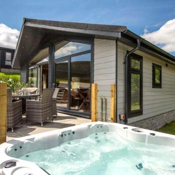 Saffron Lodge, 24 Roadford Lake Lodges