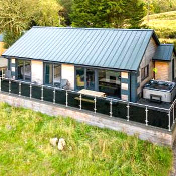 New Build Lodge With Stunning Views of Loch Awe