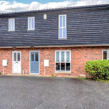 10 St Edmundsbury Mews