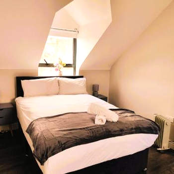 Perfect City Centre 3 bedroom home FREE parking